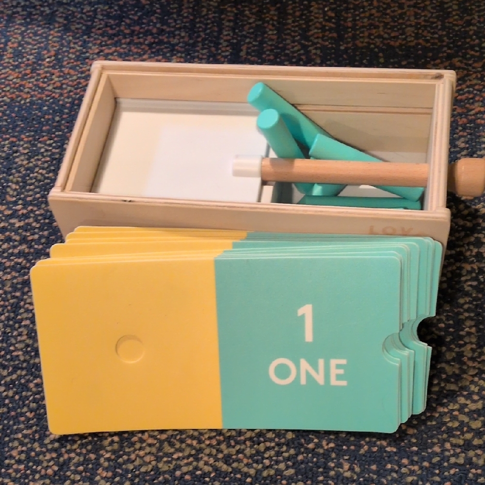Lovevery Colorful Counting Cards with Box